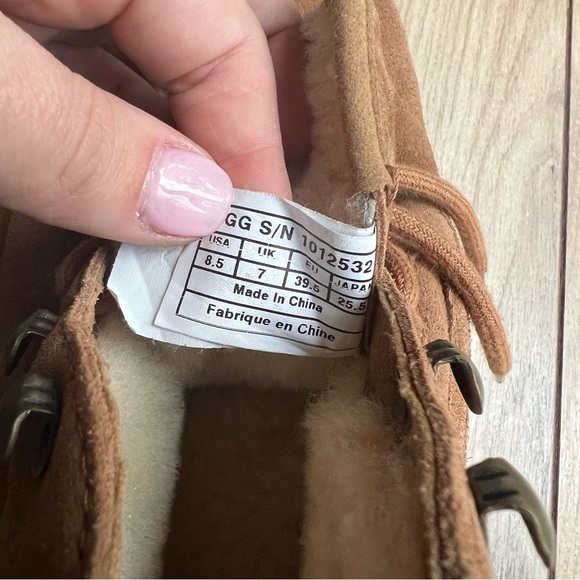 UGG Bethany Boots - Picture 8 of 15